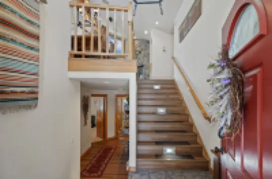 2 Sarazen Home with Hot Tub and BBQ on the Deck, Close to Woodlands Golf Course by Redawning