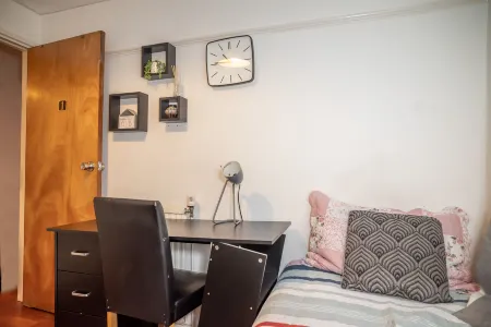 4 Bedroom house rented by the Room