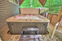 Ludlow Home w/ Hot Tub, Near Okemo Resort! - parking