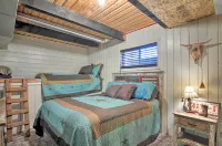 Rustic Cabin 20 Mins to Capitol Reef Natl Park! - Parking
