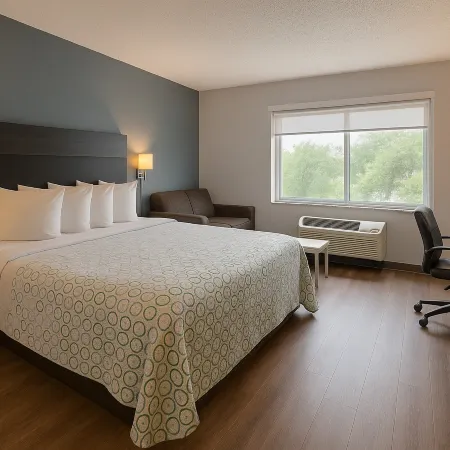 HomeTown Inn East Syracuse