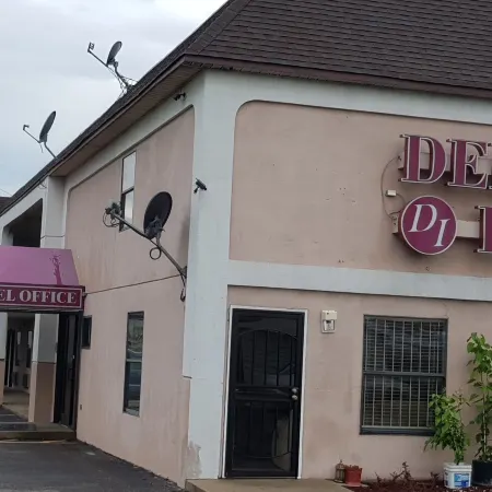 Deluxe Inn