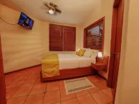 Alcazar Suites Hotels near Plaza Andares