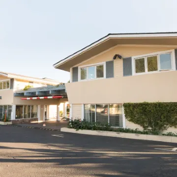 Sandpiper Lodge - Santa Barbara Hotels near Arroyo Burro Beach County Park