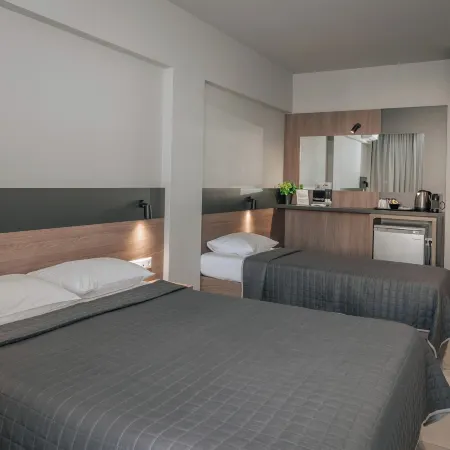 Elizabeth Queen Luxury Rooms