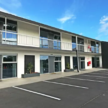 Ellerslie Palms Motel Отели рядом с достопримечательностью «Корнвол Парк»