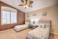 Boat Dock, Game Room! Lakefront Glendale Getaway - Balcony