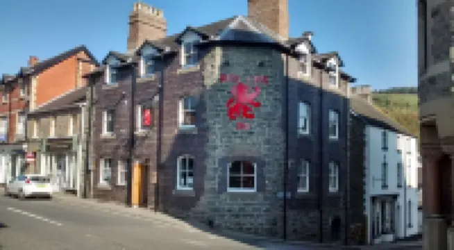 The Red Lion Hotel di 