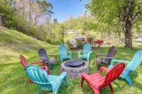 Fire Pit & Game Room: Family Home in Marshall - Wifi