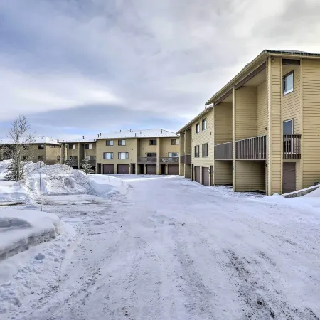 Sleek Frisco Townhome w/ Views: 8 Mi to Copper Mtn