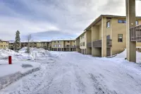 Sleek Frisco Townhome w/ Views: 8 Mi to Copper Mtn - balcony