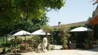 Hôtel Bien-Être Aux Cyprès de Marquay Hotels near Le Moustier