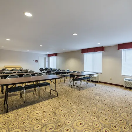 Red Roof Inn Etowah – Athens, TN