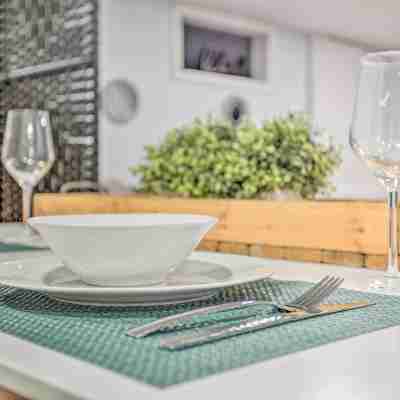Saddle Brook Studio with Patio - Near NYC! Dining/Meeting Rooms