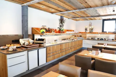 Schloss Hotel Burgbrohl Отели рядом с достопримечательностью «Аббатство Мария Лаах»