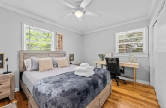 Charming Downtown Corner Cottage - 1 Block Walk to Food & Fun - Dog Friendly