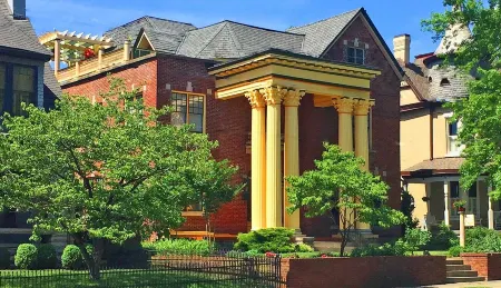 Lyndon House Bed & Breakfast Отели рядом с достопримечательностью «Кладбище Лексингтон»