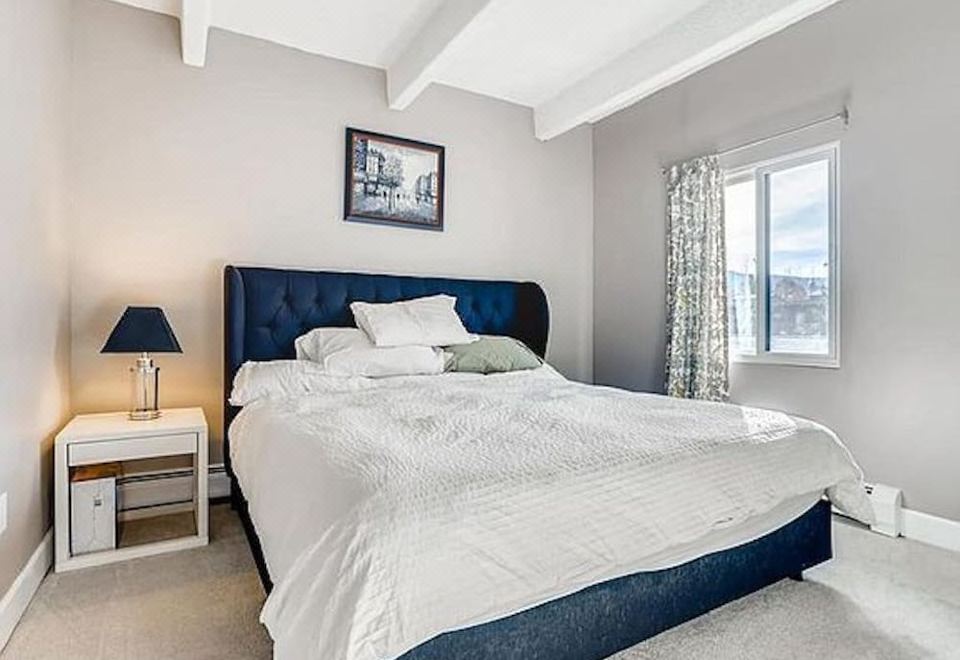 Steps from Main St, quiet 2-bdrm condo w/views, fireplace, hot tub ... - Rent Condos With Hot Tubs And Steam Showers For Rent