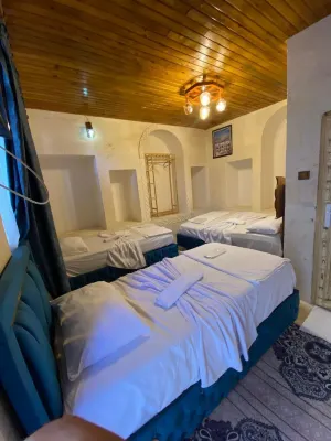 Hasan Paşa Otel ve Sıra Gecesi