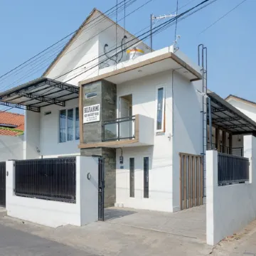 RedDoorz Plus Syariah Near Stasiun Tegal 2