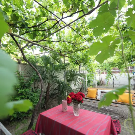 Anna's Guest House Отели в г. Гори