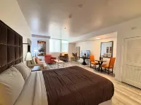 StaysPro - Hollywood Homes Minutes to Everything Spacious and Free Parking