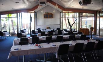 Albert Park Motor Inn-King Beds-Pool-Shaded Parking