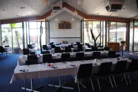 Albert Park Motor Inn-King Beds-Pool-Shaded Parking Hotels in Longreach