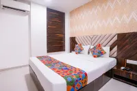 FabHotel Elvis International - Bintang 2