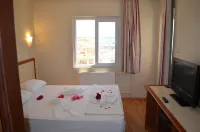 Grand Milano Hotel - Pools