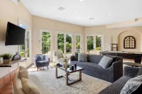 Grapevine by AvantStay Secluded 5Br Villa 4 Acres of Vineyards Avo Groves Hotels near Old Town Antique Faire