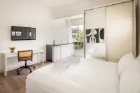 The Heart of Tel Aviv Elegant Home Hotel a 
