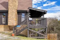 Mountains Are Calling by AvantStay Sleeps 8 Hot Tub Game Loft Located in Douglas Lake Resort Hotel in zona Sims Point