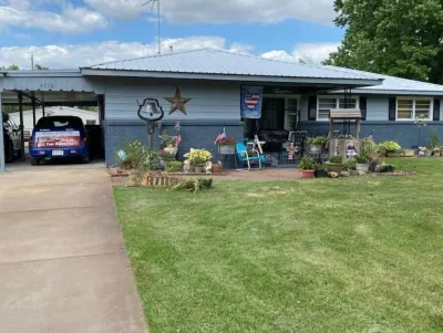 Welcome to our Wichita Home - Easy Close Access to Turnpike South Side Hotels in 