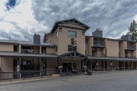 Budget-Friendly Purgatory Condo, Steps to Lift, Hot Tub, w/ Pool & Gym Access