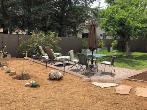 A Quick 5 Minute Drive to the Square!