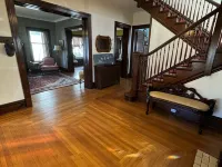 Williams House - 6-Bedroom Victorian Retreat & River Trailhead ベナンゴのホテル