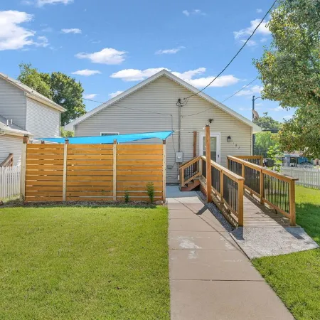 Kings Cottage 4 bed/3 full bath central Topeka