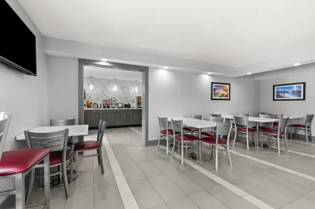 Baymont by Wyndham Batavia - Darien Lake