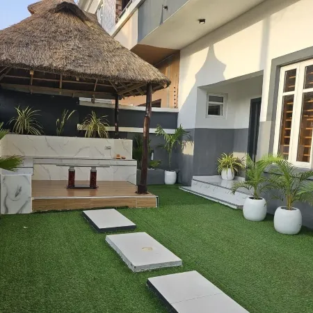 3Bedrooms Duplex Sleeps 6- Garden Chef Option