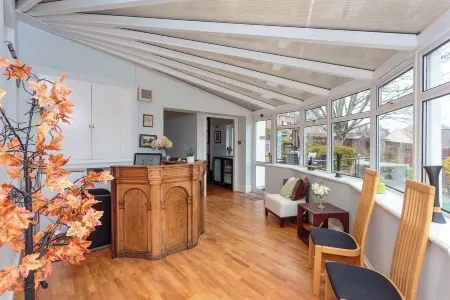 The Glenerne Guest House