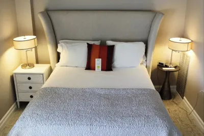 Luxury Suite with Kitchen Hotels near Centennial Lakes Park