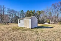 Prince George Getaway Near Historic Sites! - Parkplatz