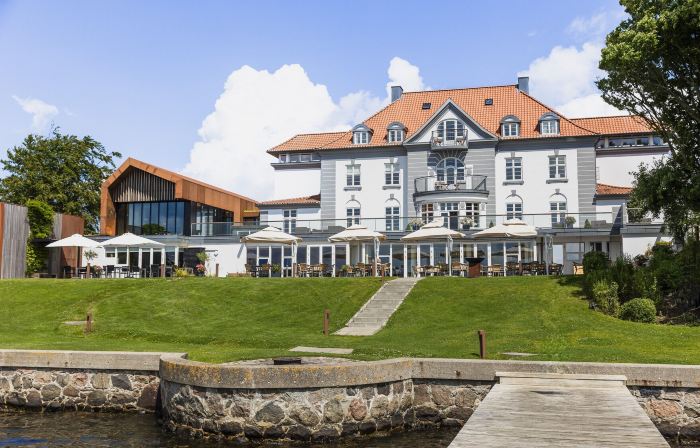 Sixtus Sinatur Hotel & Konference