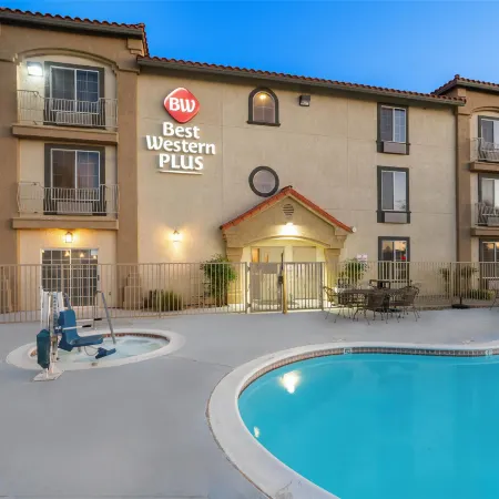 Best Western Plus John Jay Inn Suites