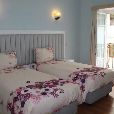 Grande Oceano Guest House Hotels near Clerigos Tower