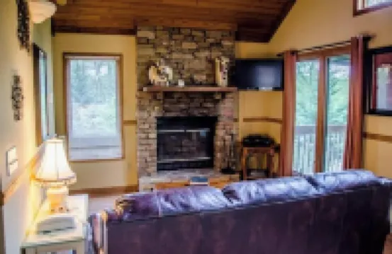 Romantic getaway w/hot tub