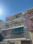 Centrally located full floor apartment 2 blocks to the beach newly renovated
