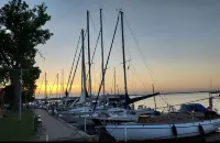 Gemütliches Holzhaus mit Garten nah am Wasser, Hundefreundlich Hotels in Nowe Warpno