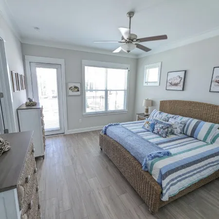 Ideal Orange Beach House! Short Walk to Beach, Pool, & Restaurants.